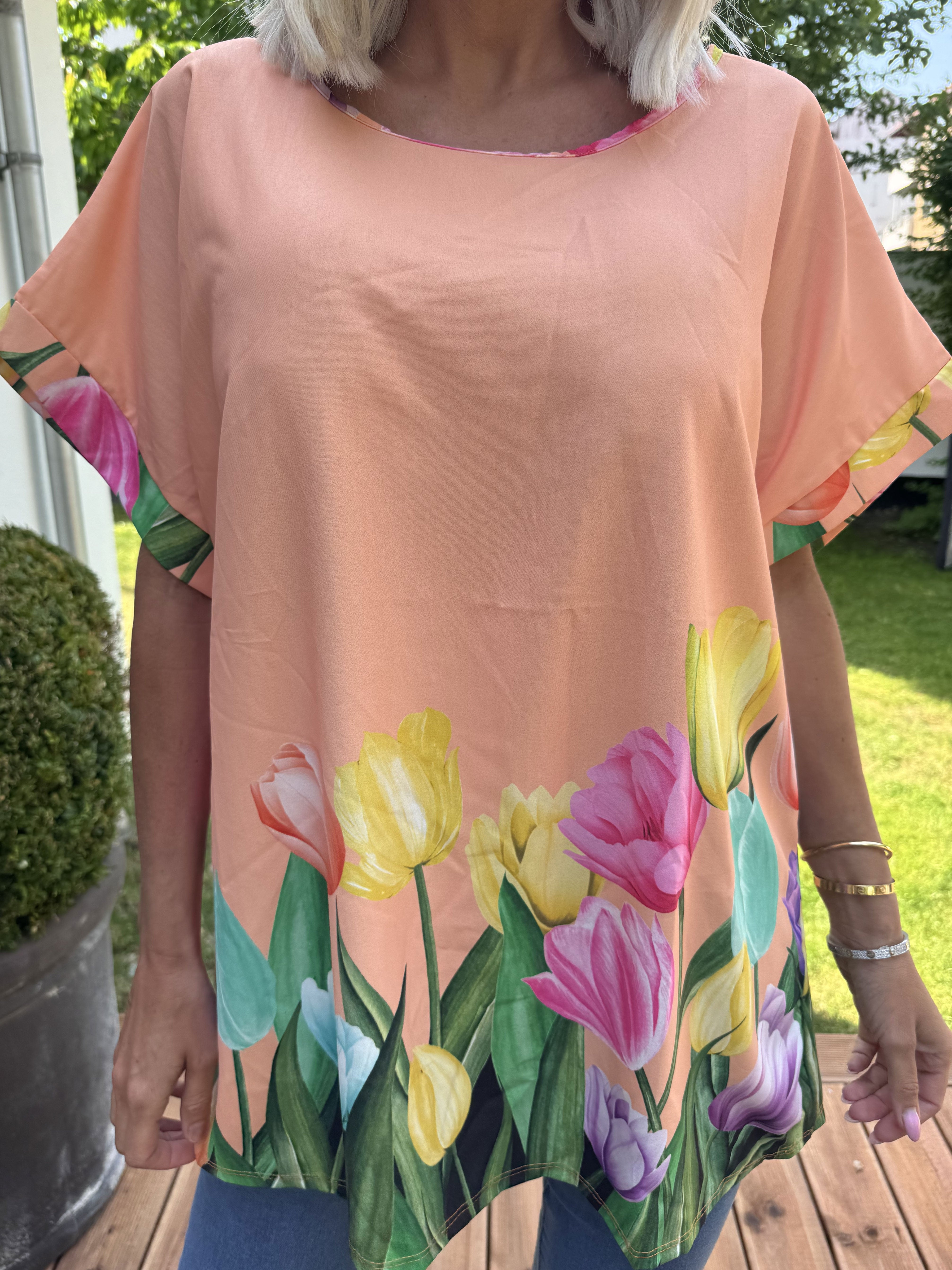 Montana - Bluse med korte ærmer og tulipan motiver